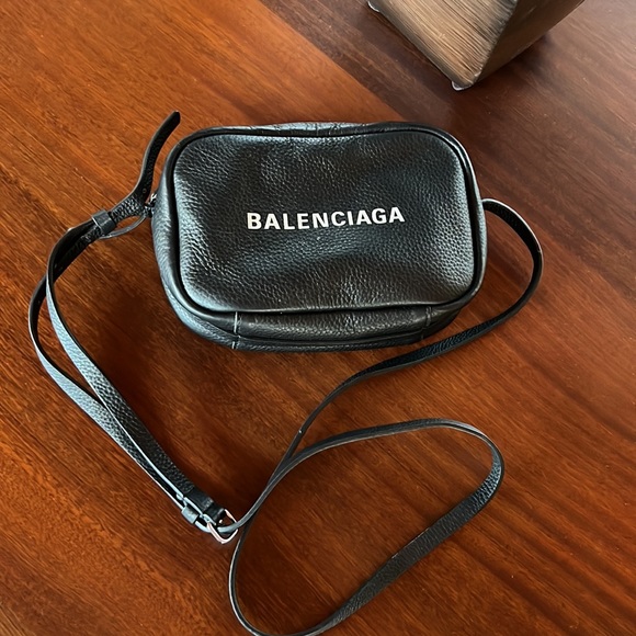 BALENCIAGA CAMERA BAG - Picture 2 of 9